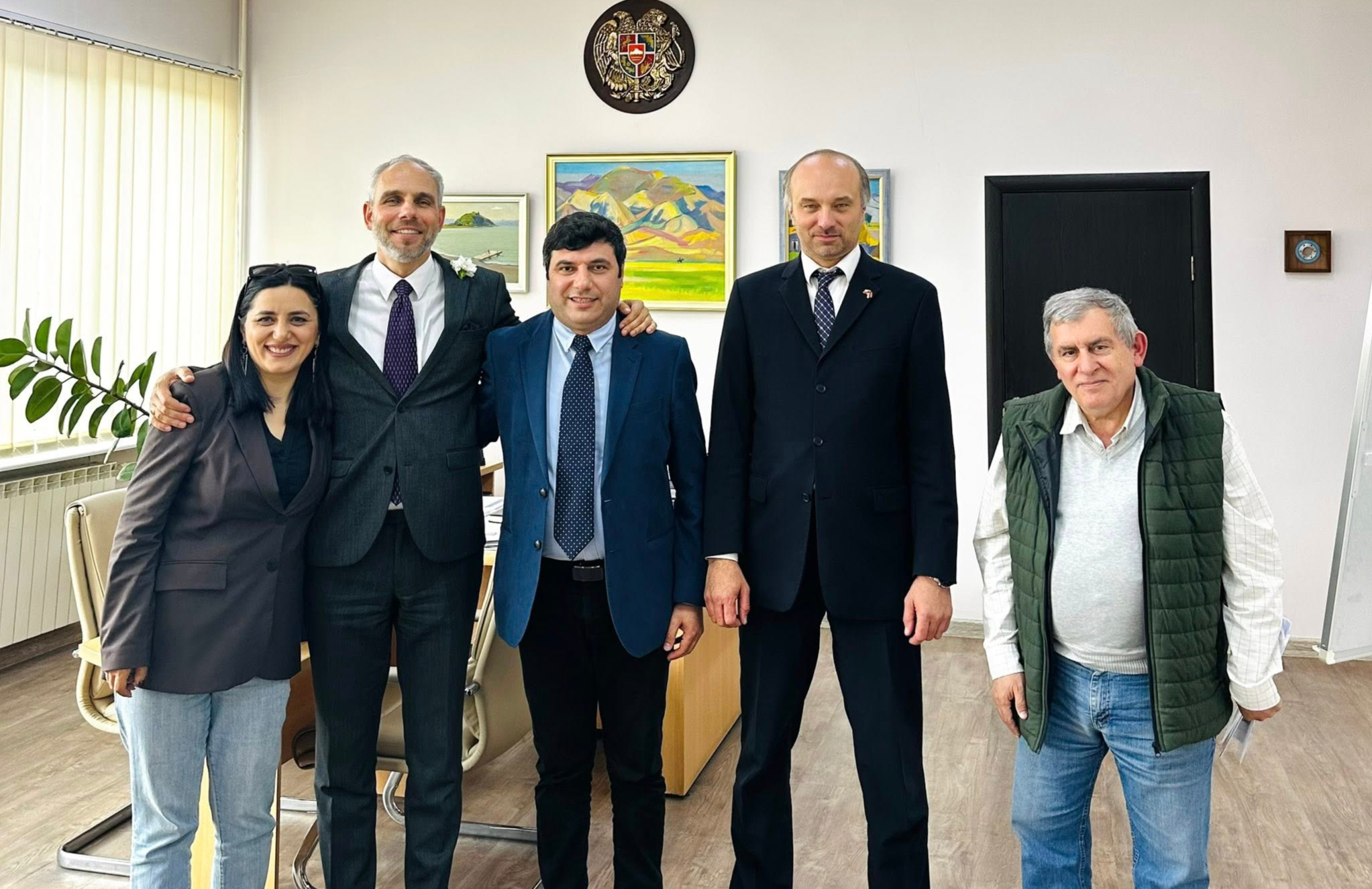 ԱԱԳԼ տնօրեն Գևորգ Քառյանի և Չեխիայի Հանրապետության դեսպան Պետր Պիրունչիկի միջև